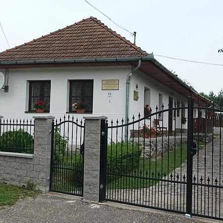 Kemences Vendeghaz Ξενοδοχείο Mikohaza Εξωτερικό φωτογραφία